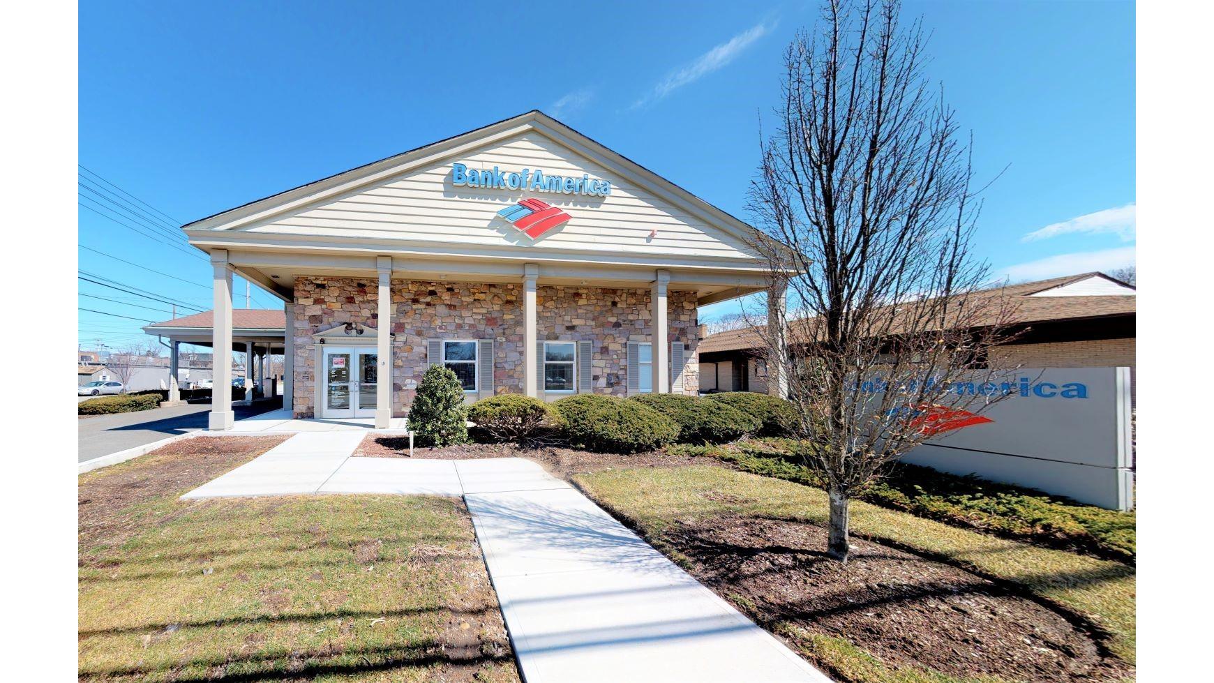 Bank of America (with Drive-thru ATM) 01