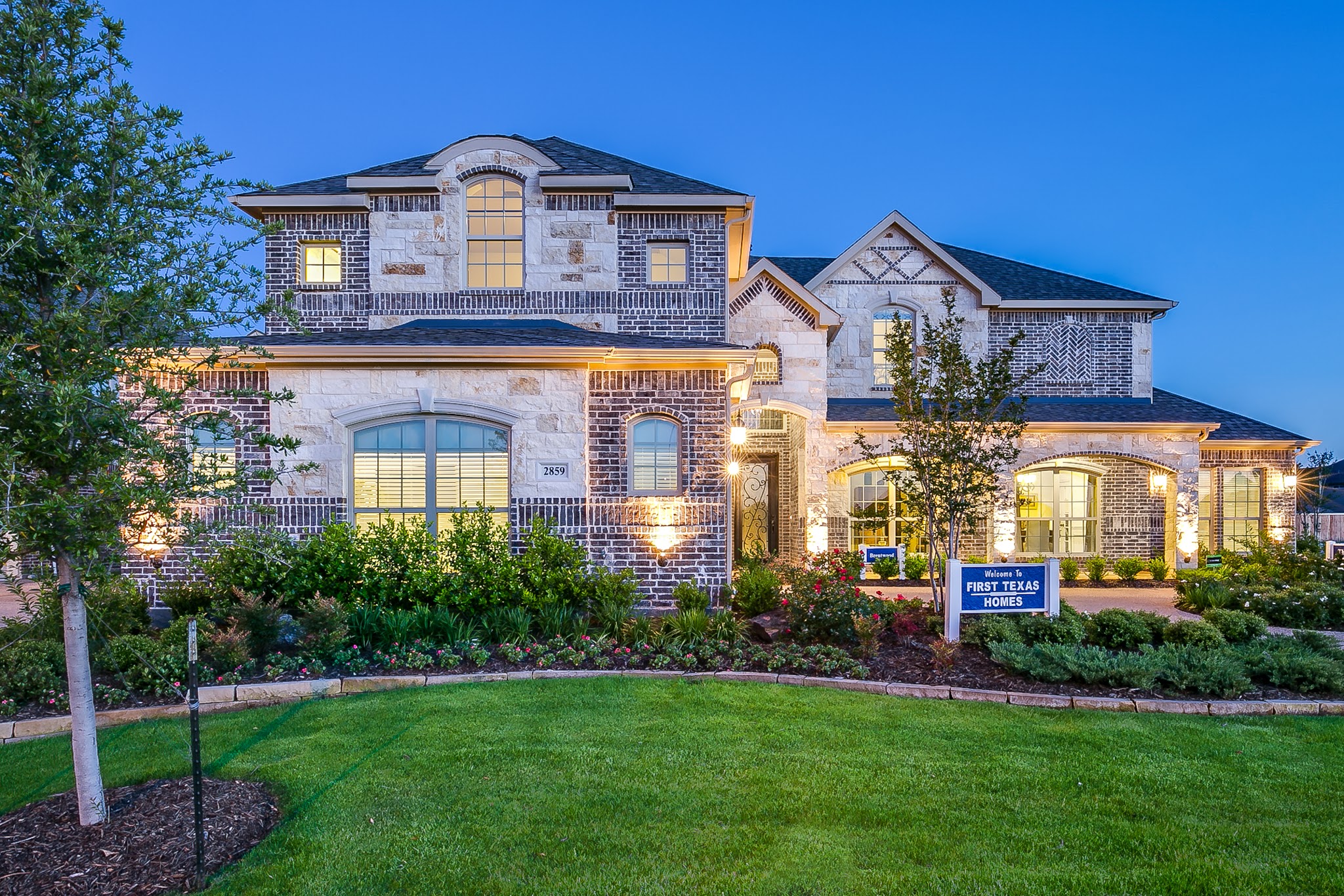 First Texas Homes - Mira Lagos 01