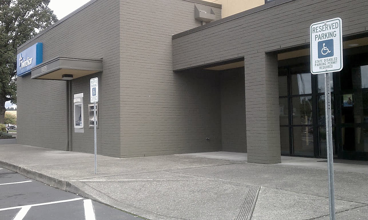 TwinStar Credit Union Vancouver Mall 01