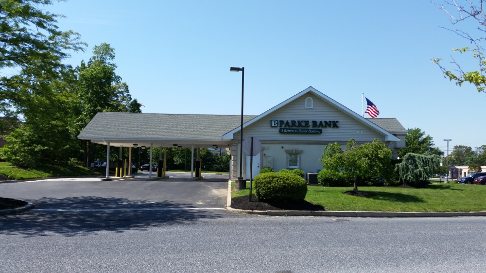 Parke Bank (with Drive-Thru/ATM) 01
