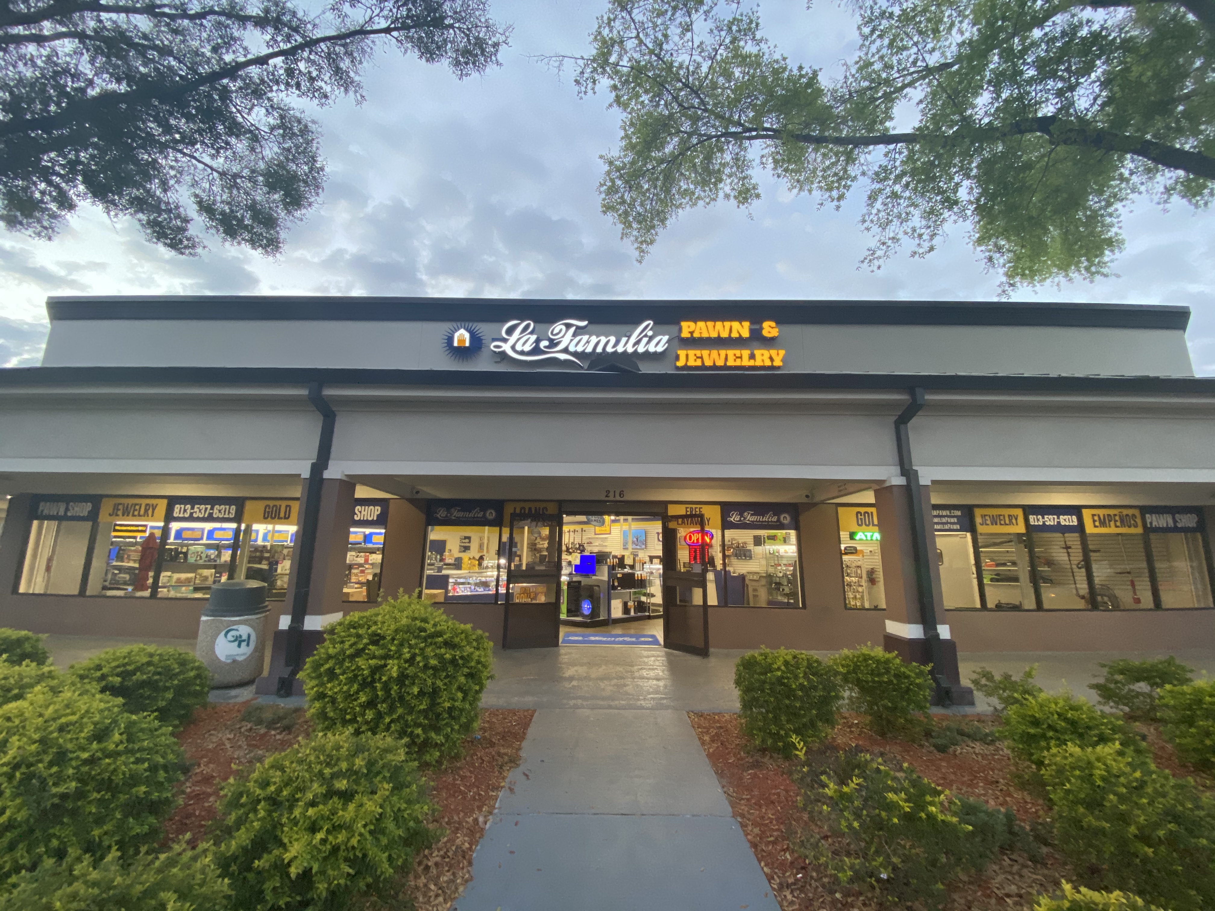 La Familia Pawn & Jewelry W. Hillsborough 01