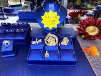 La Familia Pawn & Jewelry W. Hillsborough 03