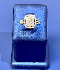La Familia Pawn & Jewelry W. Hillsborough 04