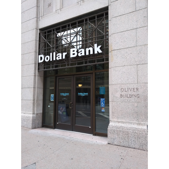 Dollar Bank 01